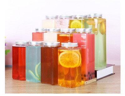 Plastflaskor för juiceförpackning